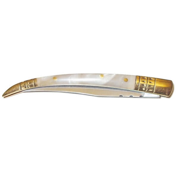 COLTELLO TASCABILE SERVOASSISTITO ( MODELLO STILETTO ITALIANO ) CON  IMPUGNATURA IN ABS COLORE MADRE PERLA BIANCO E LAMA IN ACCIAIO STAINLESS  STEEL AISI 420 . LUNGHEZZA LAMA CM 10 LUNGHEZZA TOTALE COLTELLO CM 23 MARCA  COUGAR COLLECTION